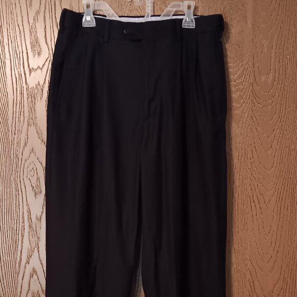 Roundtree & Yorke Men's Black Slacks 30x30 - Picture 1 of 4